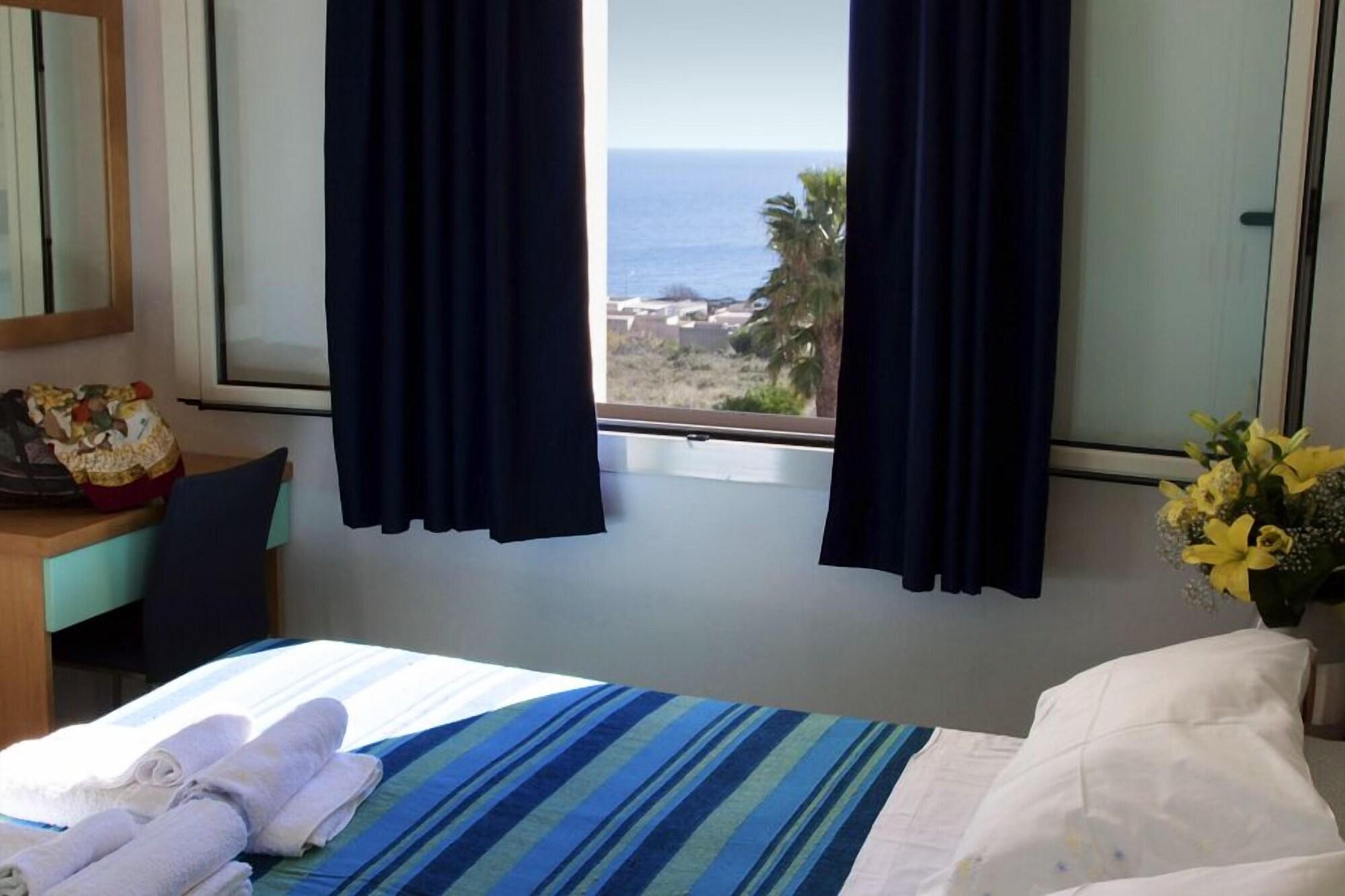 Oasi D'Oriente Aparthotel Santa Cesarea Terme Exteriör bild