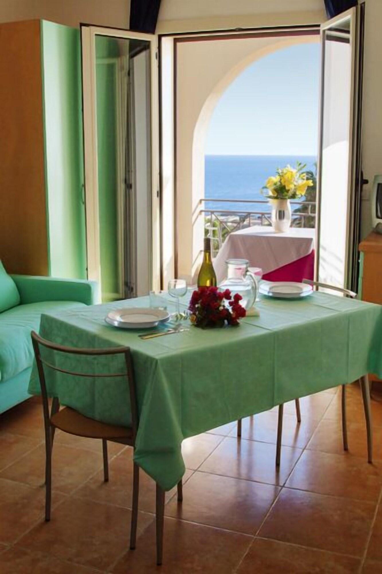 Oasi D'Oriente Aparthotel Santa Cesarea Terme Exteriör bild