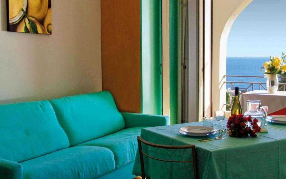 Oasi D'Oriente Aparthotel Santa Cesarea Terme Exteriör bild