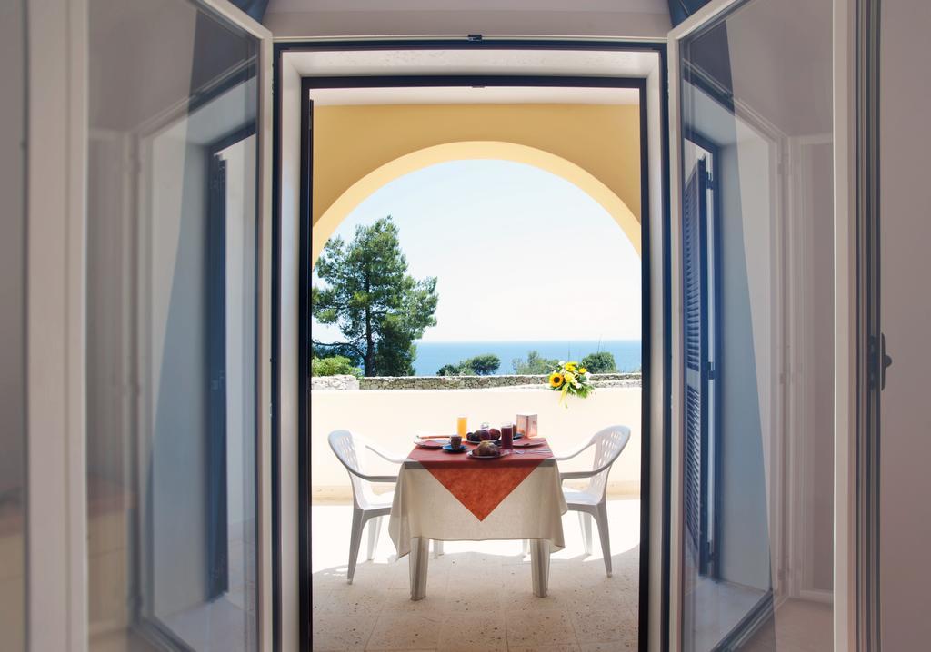 Oasi D'Oriente Aparthotel Santa Cesarea Terme Exteriör bild